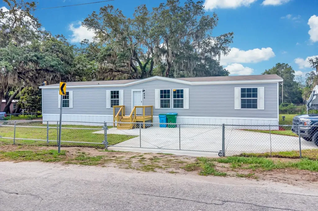 659 Alpine Street Mascotte FL 34753