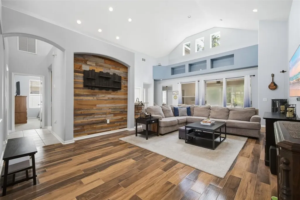 6846 Pine Springs Wesley Chapel FL 33545