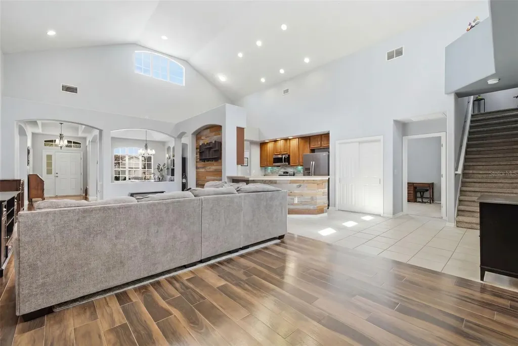 6846 Pine Springs Wesley Chapel FL 33545