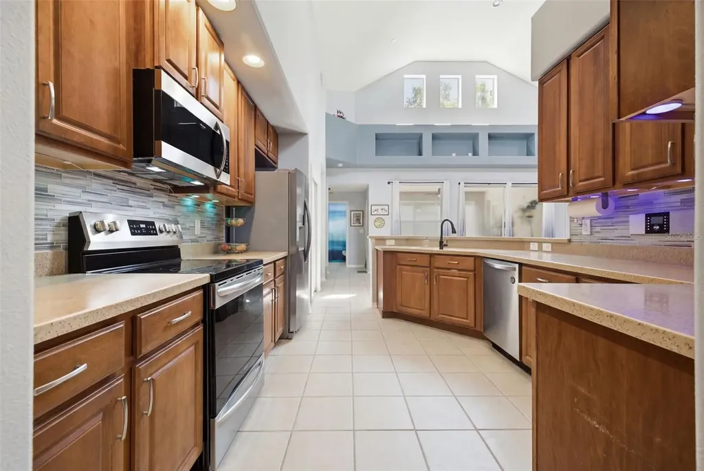 6846 Pine Springs Wesley Chapel FL 33545