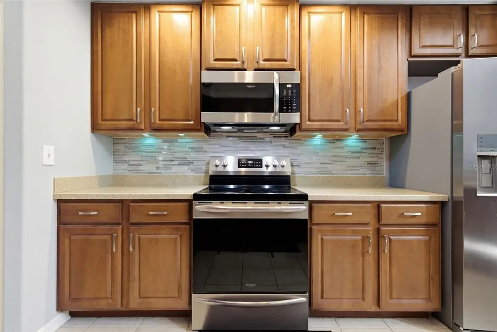 6846 Pine Springs Wesley Chapel FL 33545