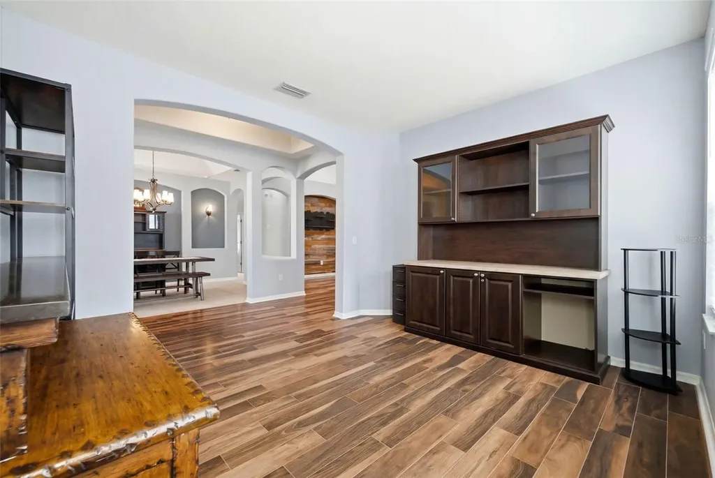 6846 Pine Springs Wesley Chapel FL 33545