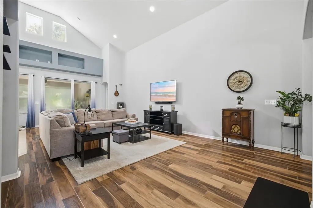 6846 Pine Springs Wesley Chapel FL 33545