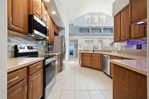 6846 Pine Springs Wesley Chapel FL 33545
