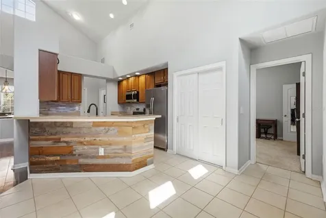 6846 Pine Springs Wesley Chapel FL 33545