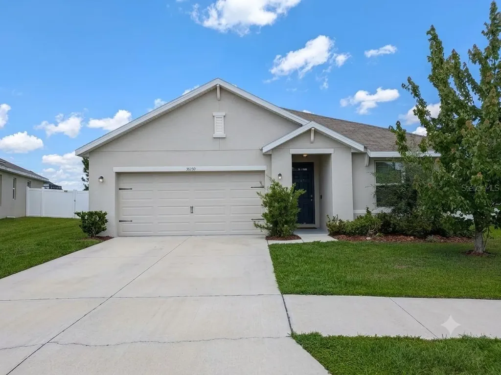 36250 Jenny Lynne Circle Zephyrhills FL 33541