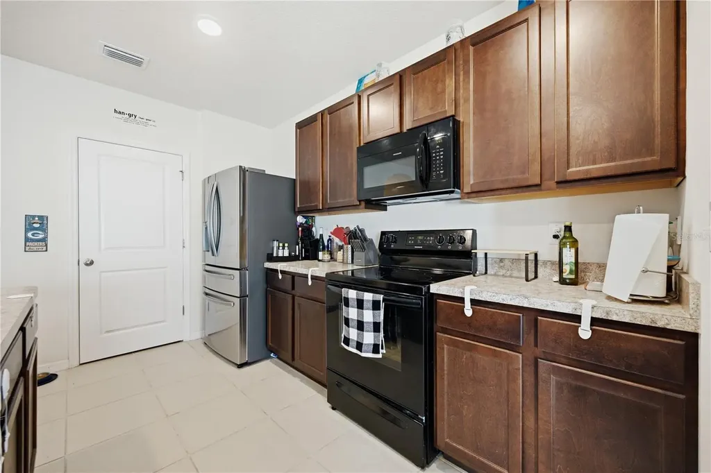 36250 Jenny Lynne Drive Zephyrhills FL 33541