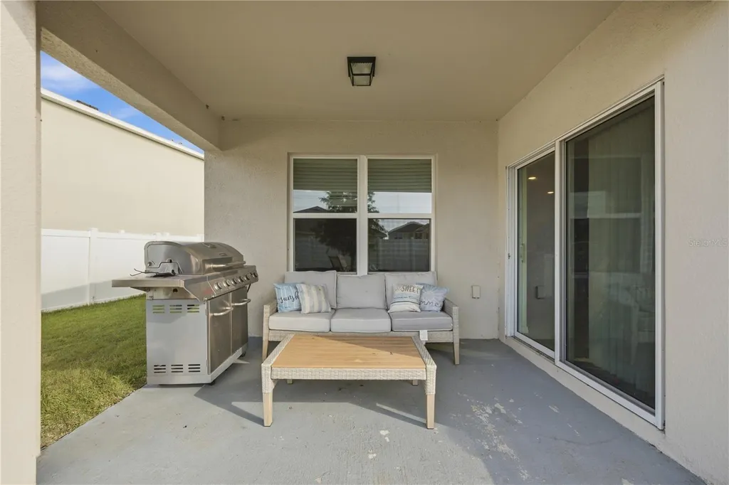 36250 Jenny Lynne Circle Zephyrhills FL 33541