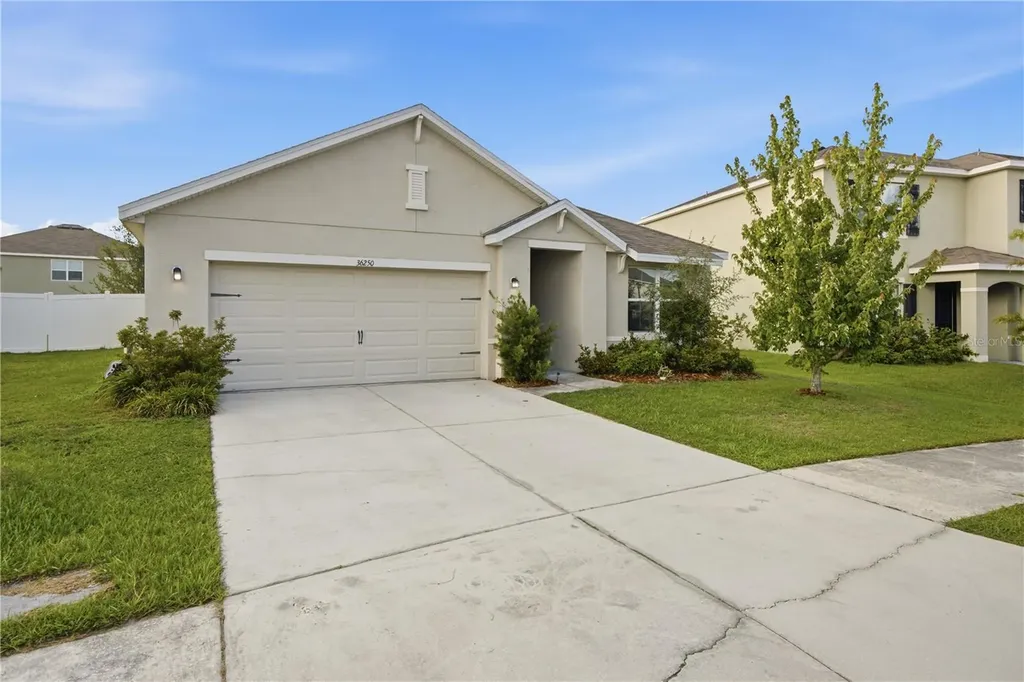36250 Jenny Lynne Circle Zephyrhills FL 33541
