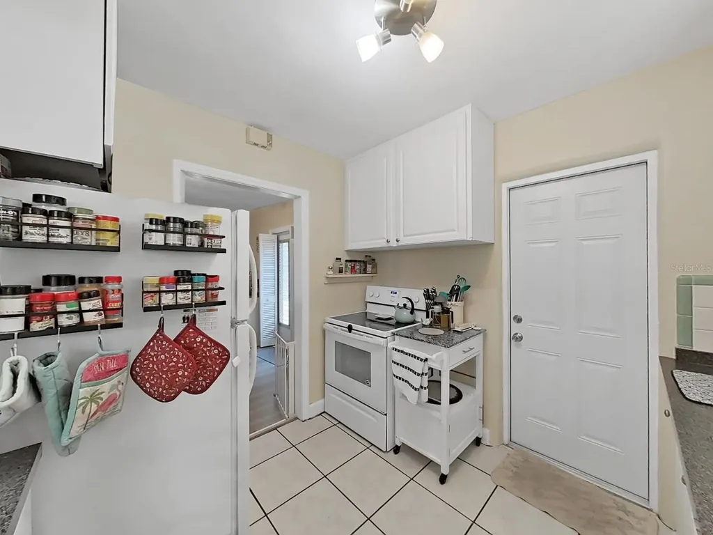 2730 Edwards Avenue S St Petersburg FL 33705