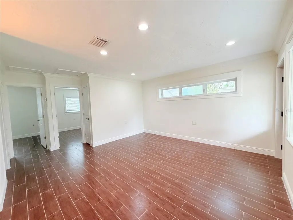 1843 Oklahoma Avenue NE St Petersburg FL 33703