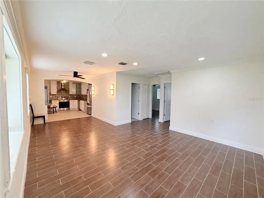 1843 Oklahoma Avenue NE St Petersburg FL 33703