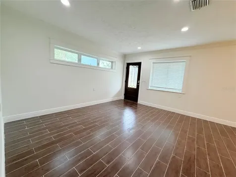 1843 Oklahoma Avenue NE St Petersburg FL 33703