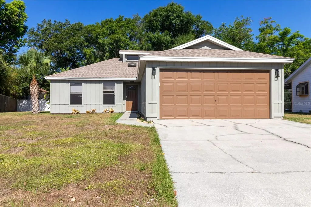 8232 Country Oaks Court Sarasota FL 34243