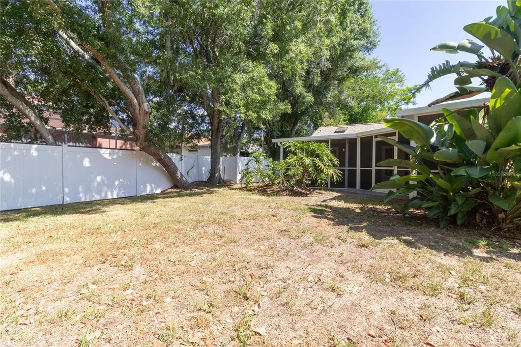 8232 Country Oaks Court Sarasota FL 34243