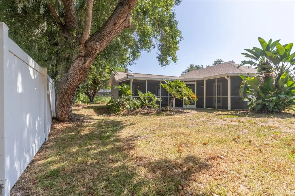 8232 Country Oaks Court Sarasota FL 34243
