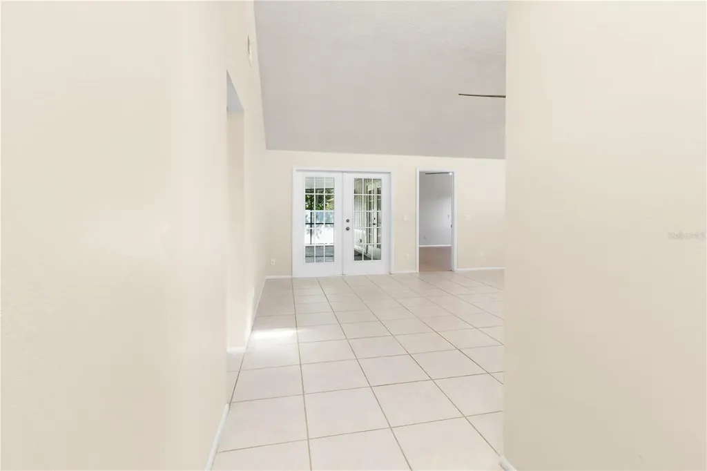 8232 Country Oaks Court Sarasota FL 34243