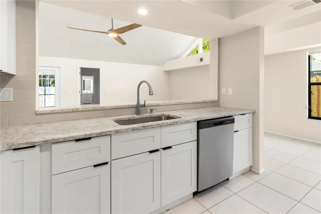 8232 Country Oaks Court Sarasota FL 34243