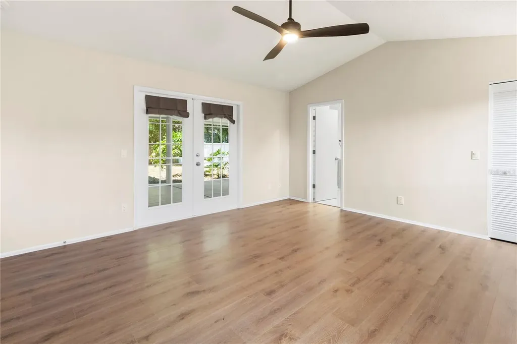 8232 Country Oaks Court Sarasota FL 34243