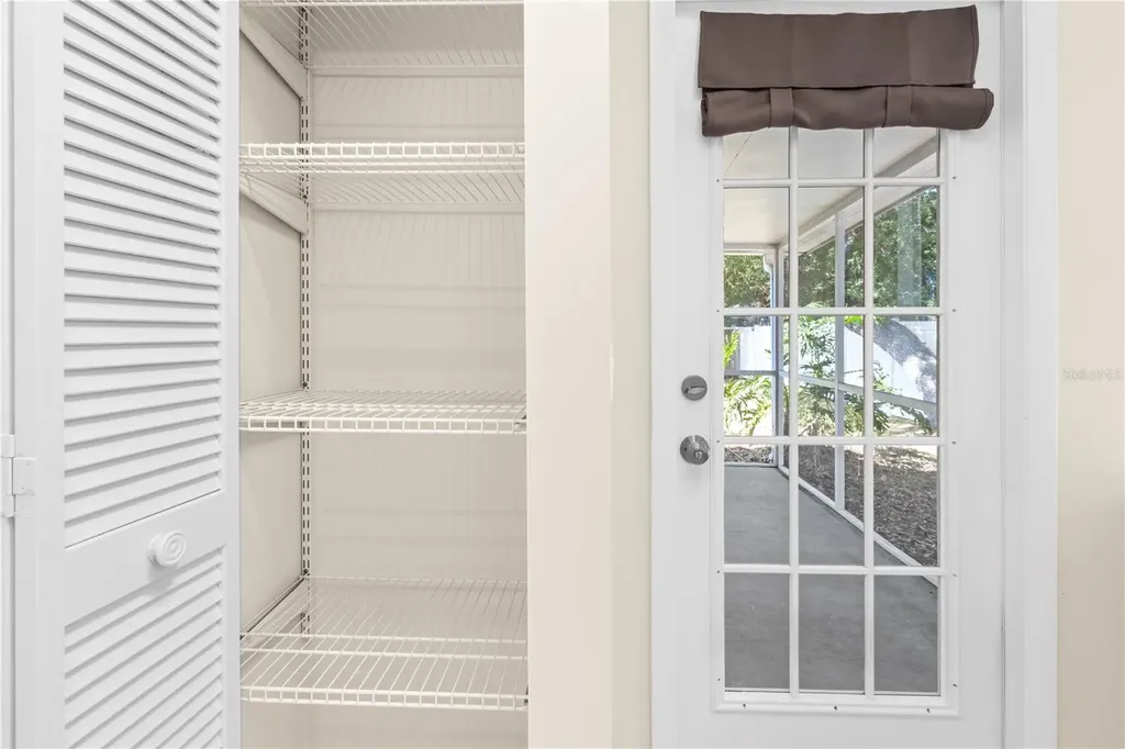 8232 Country Oaks Court Sarasota FL 34243