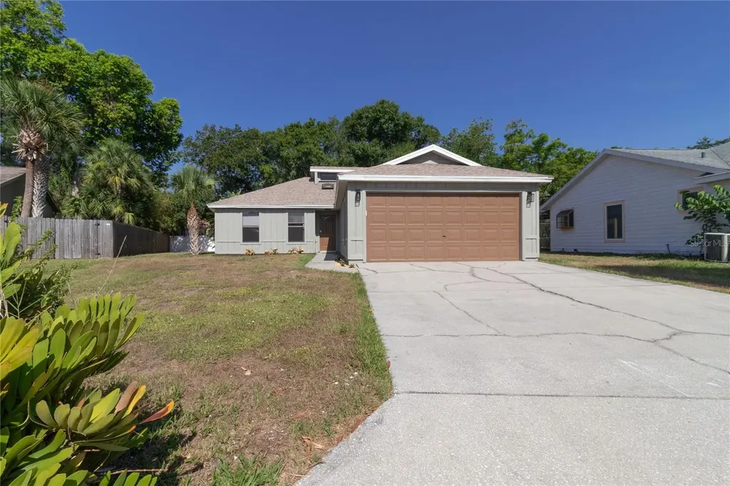 8232 Country Oaks Court Sarasota FL 34243