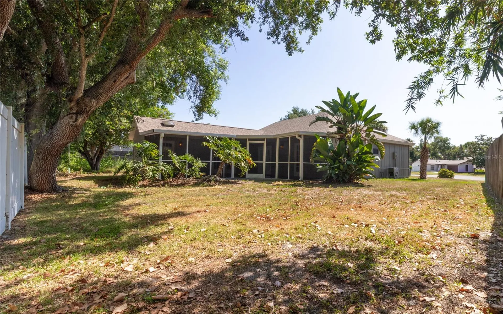 8232 Country Oaks Court Sarasota FL 34243