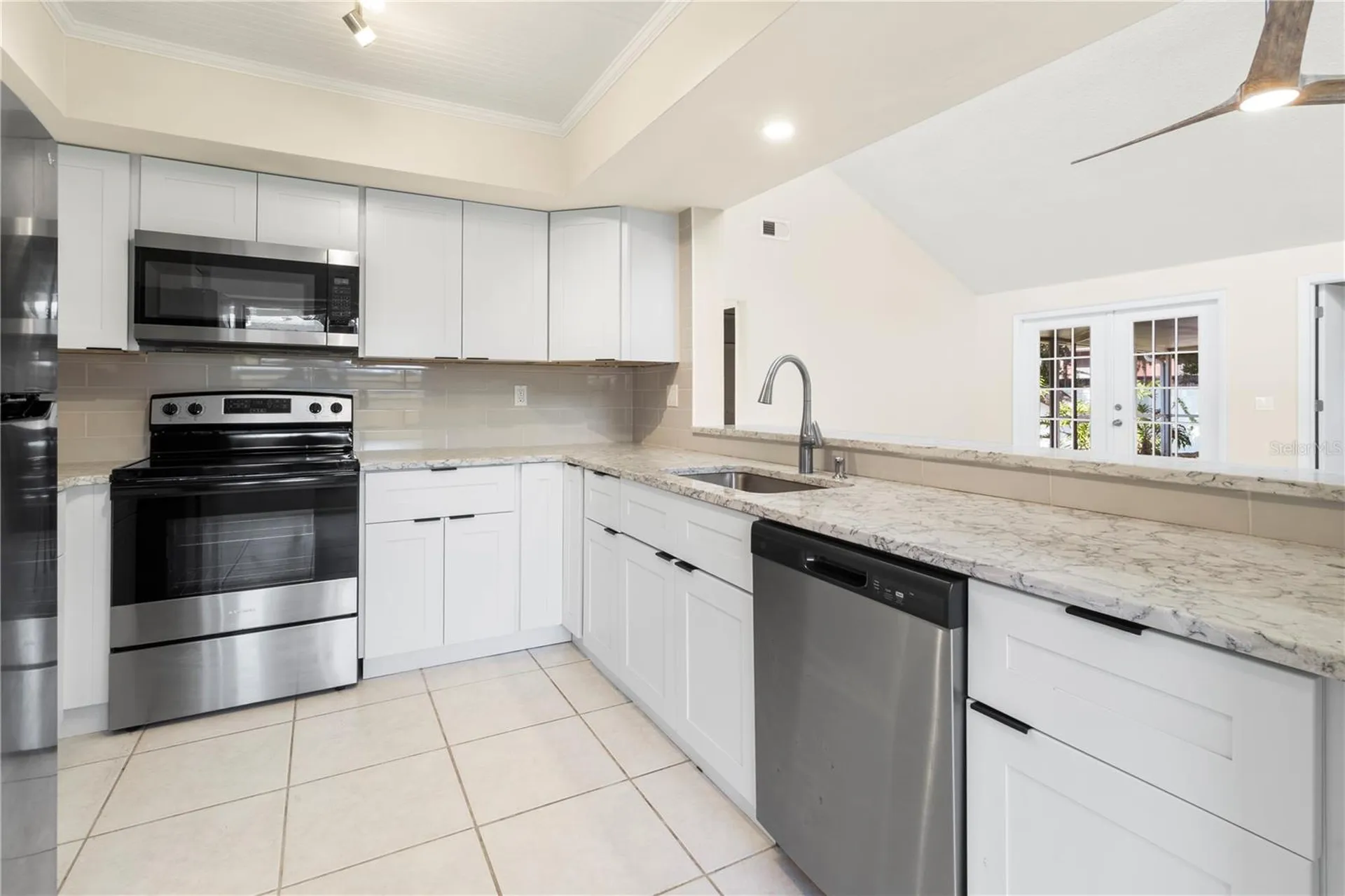 8232 Country Oaks Court Sarasota FL 34243
