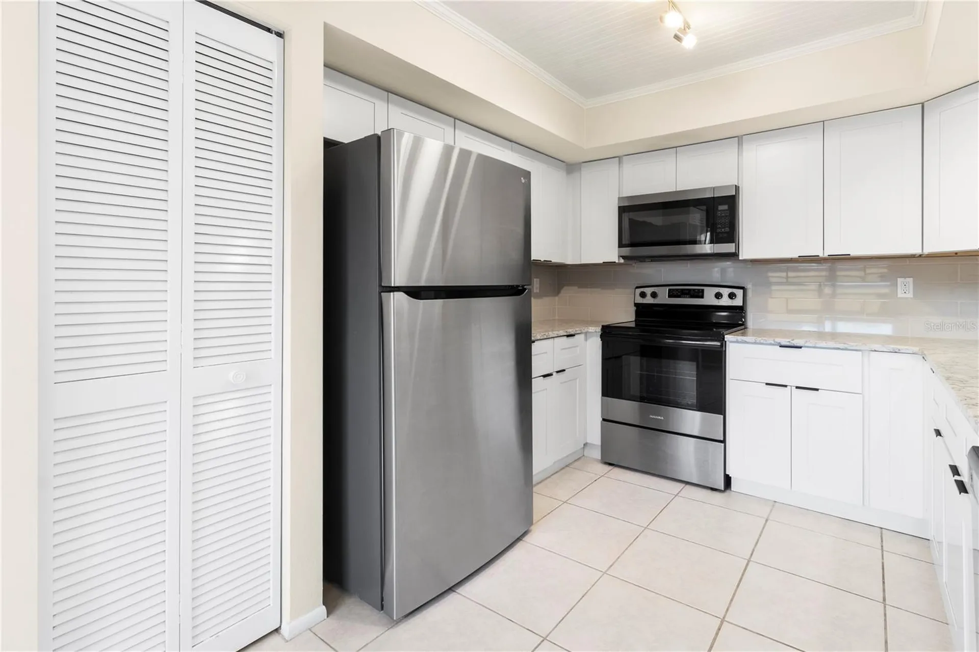 8232 Country Oaks Court Sarasota FL 34243