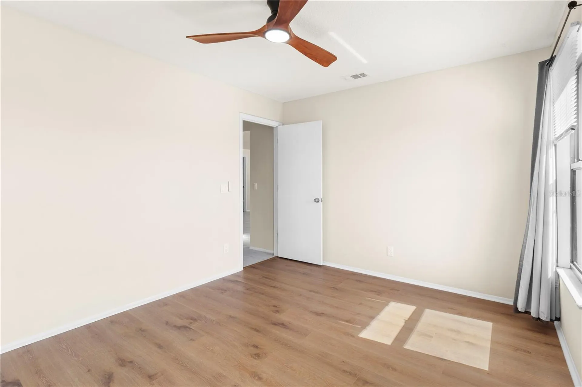 8232 Country Oaks Court Sarasota FL 34243
