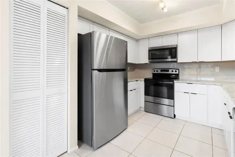 8232 Country Oaks Court Sarasota FL 34243