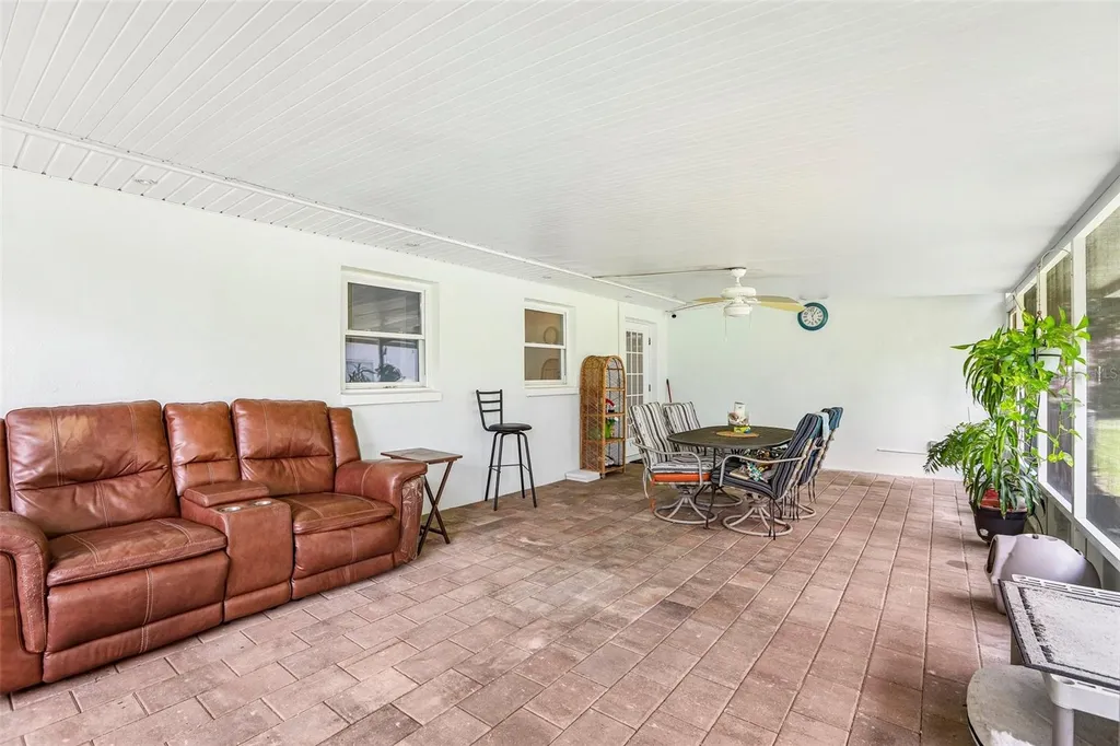 4411 55th Way N Kenneth City FL 33709