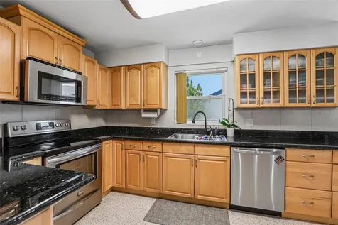 4411 55th Way N Kenneth City FL 33709