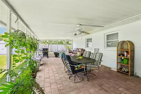 4411 55th Way N Kenneth City FL 33709