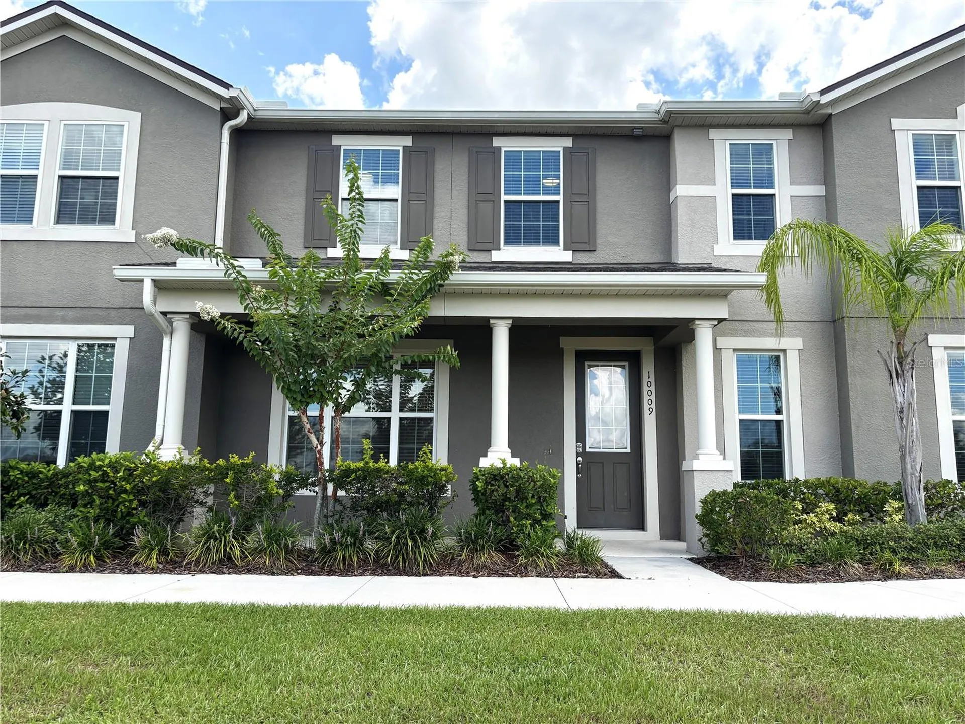 10009 Eagle Rock Alley Orlando FL 32832