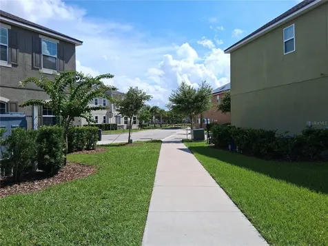 10009 Eagle Rock Alley Orlando FL 32832