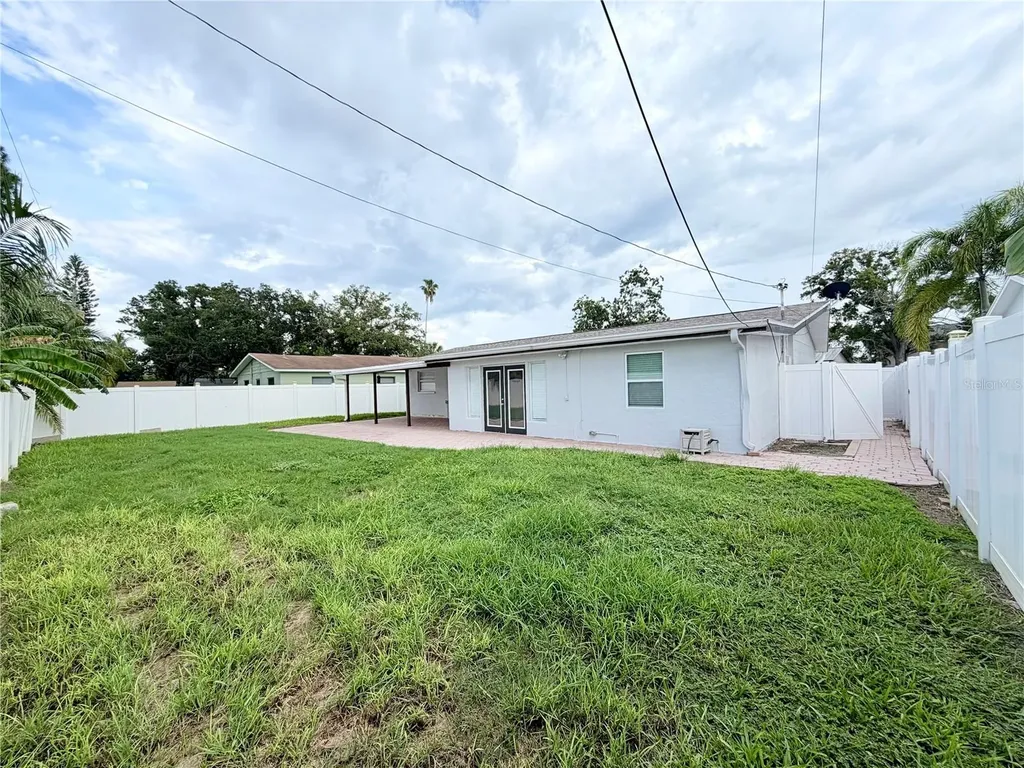 1827 Oklahoma Avenue NE St Petersburg FL 33703