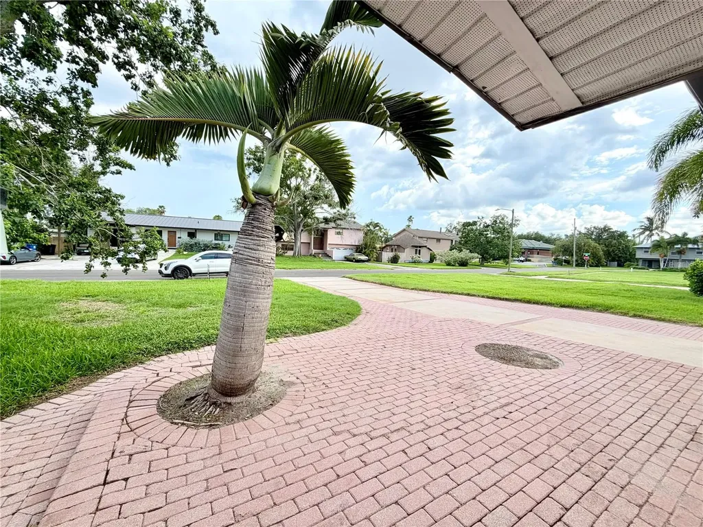 1827 Oklahoma Avenue NE St Petersburg FL 33703