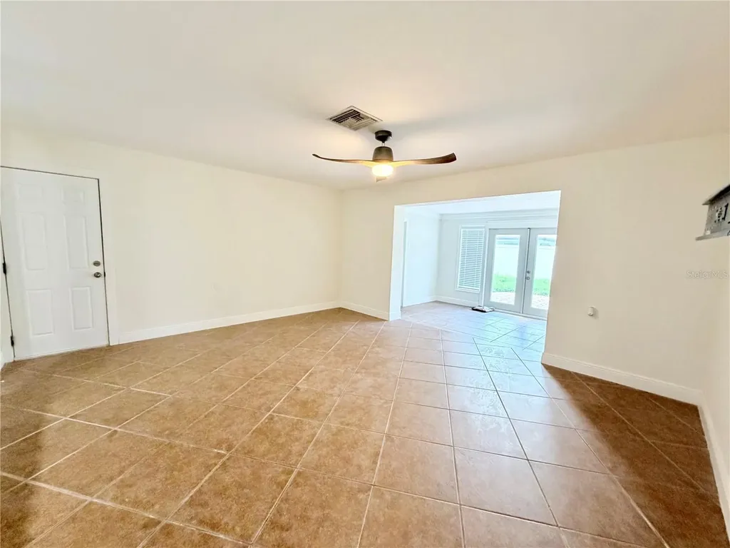 1827 Oklahoma Avenue NE St Petersburg FL 33703
