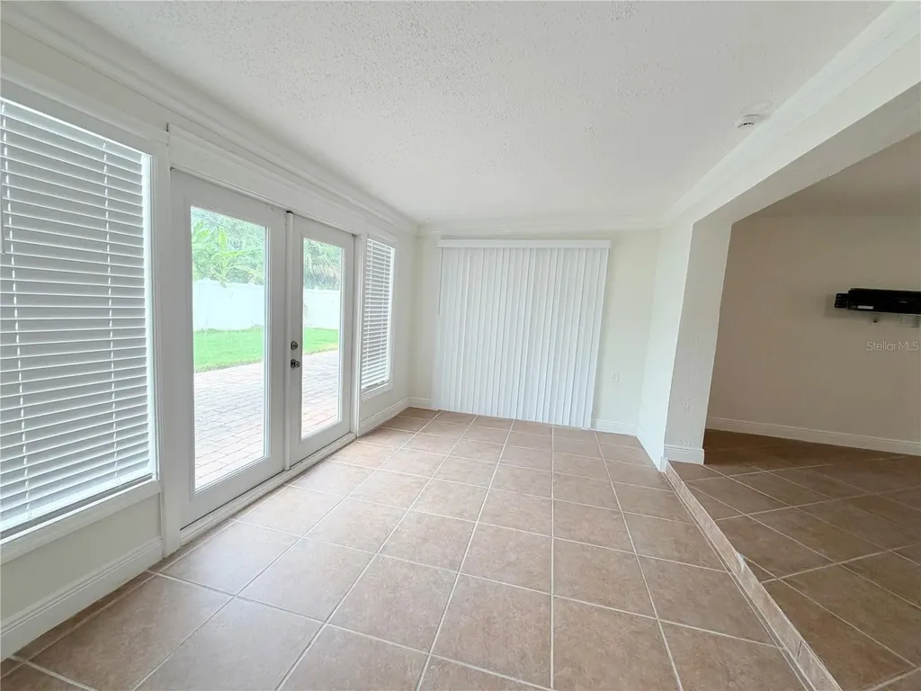 1827 Oklahoma Avenue NE St Petersburg FL 33703
