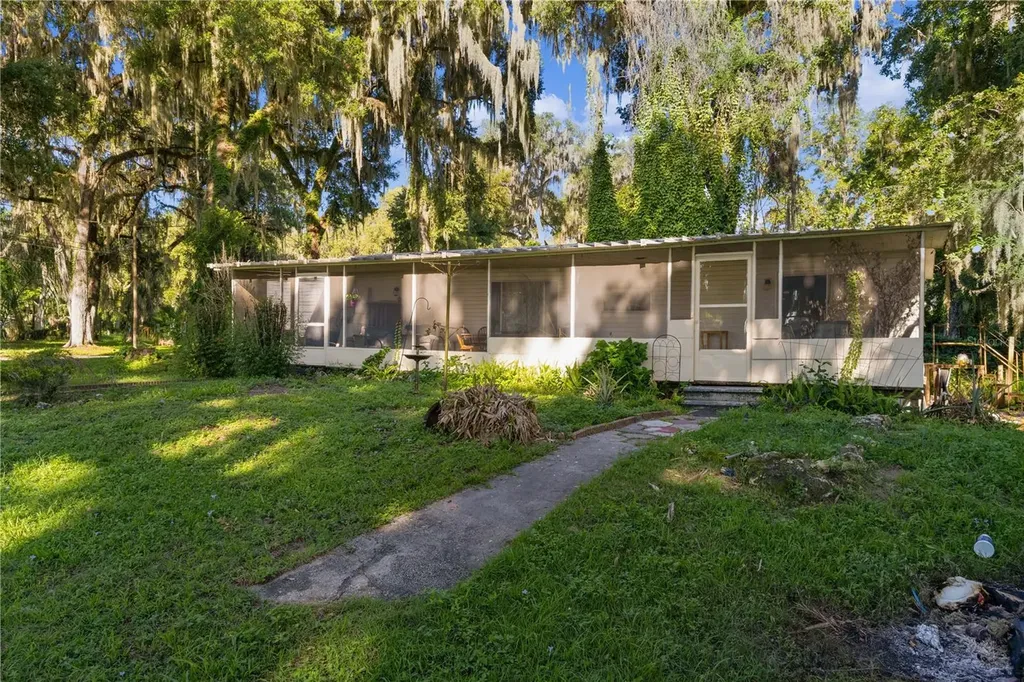 1975 E Cr412 Road Lake Panasoffkee FL 33538