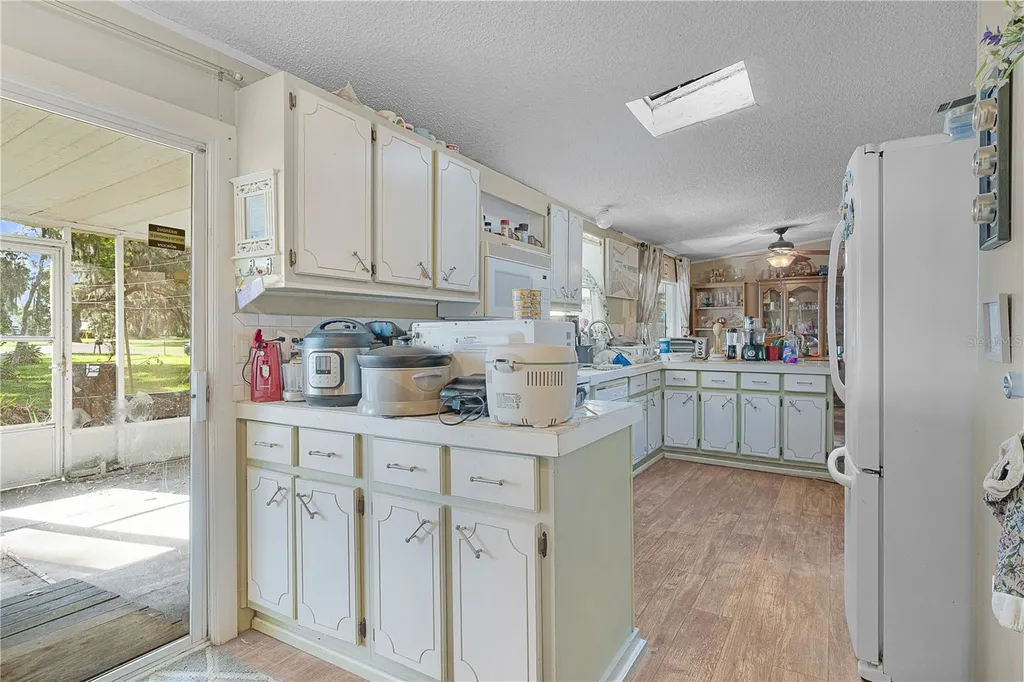 1975 E Cr412 Road Lake Panasoffkee FL 33538