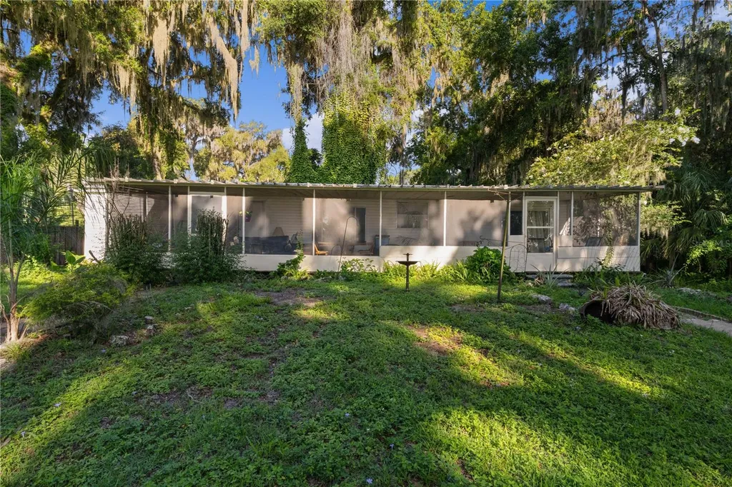 1975 E Cr412 Road Lake Panasoffkee FL 33538
