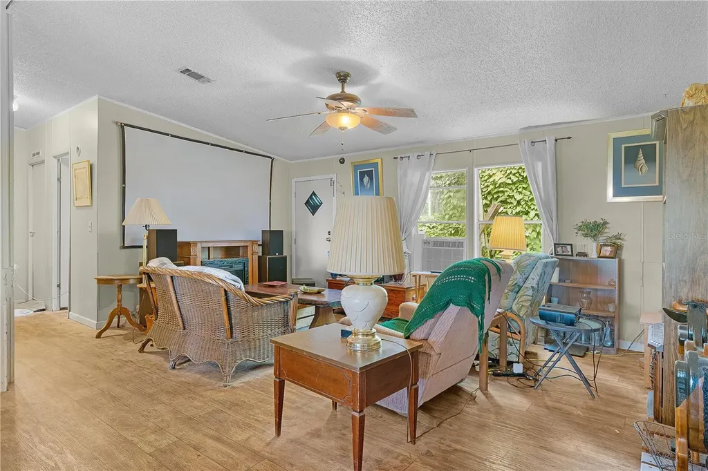 1975 E Cr412 Road Lake Panasoffkee FL 33538
