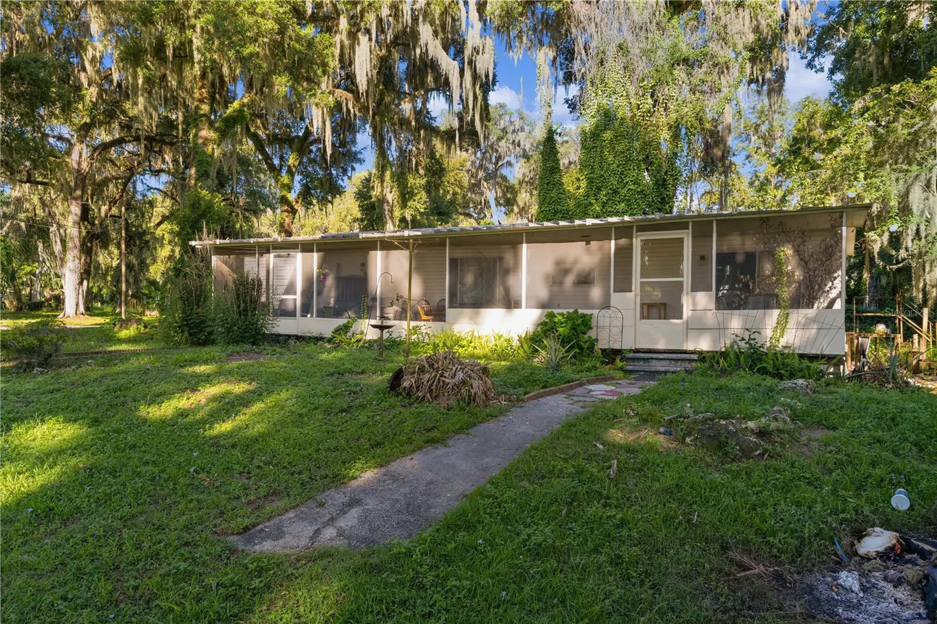 1975 E Cr412 Road Lake Panasoffkee FL 33538