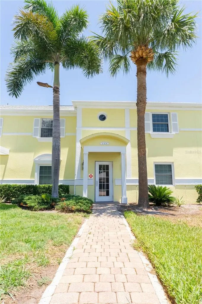 123 Seahorse Drive SE St Petersburg FL 33705