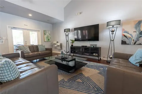 123 Seahorse Drive SE St Petersburg FL 33705