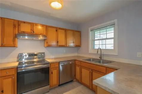 123 Seahorse Drive SE St Petersburg FL 33705