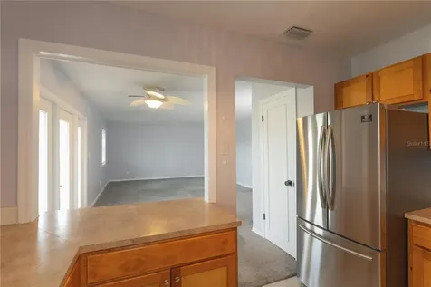 123 Seahorse Drive SE St Petersburg FL 33705