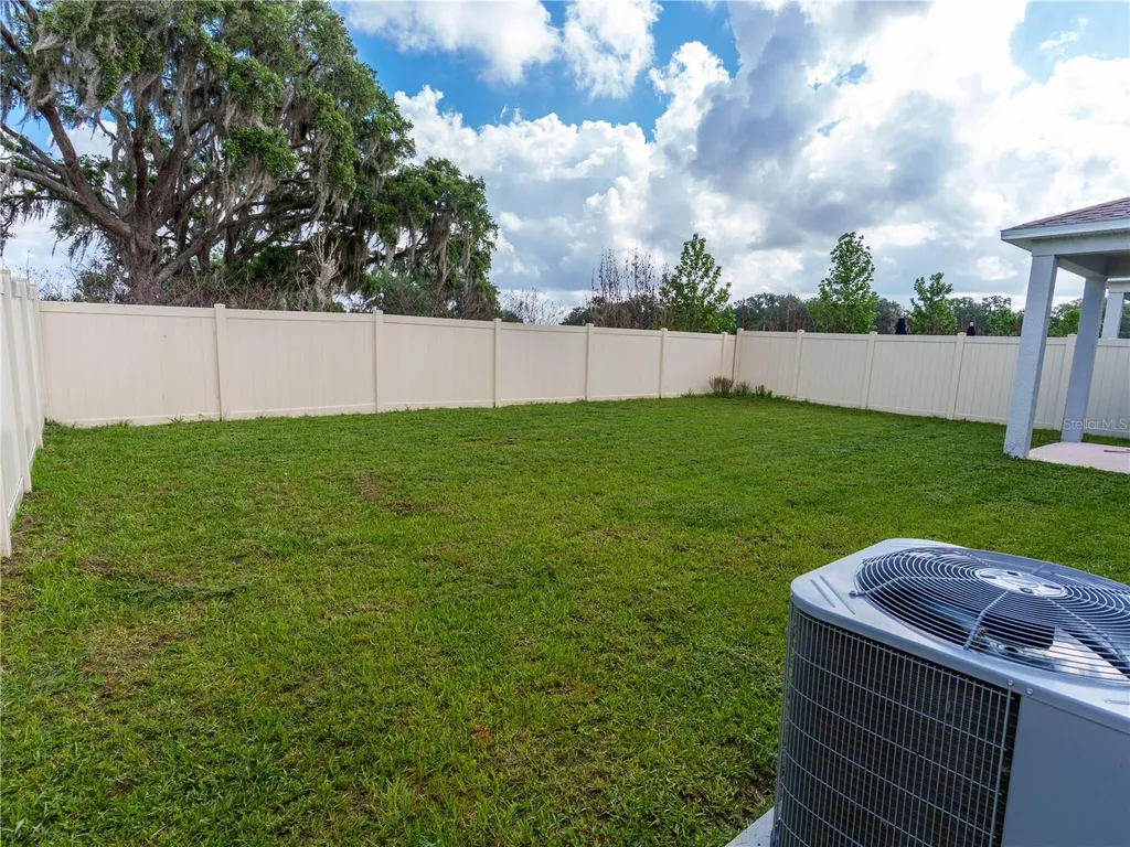 37501 Williamette Way Zephyrhills FL 33540