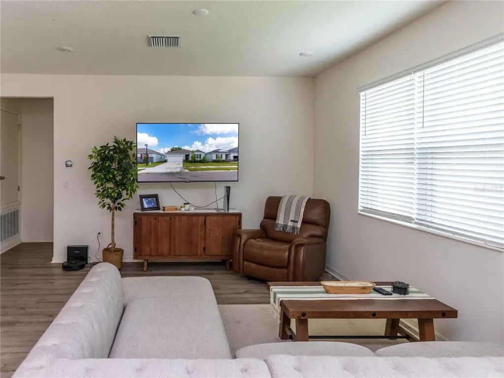 37501 Williamette Way Zephyrhills FL 33540